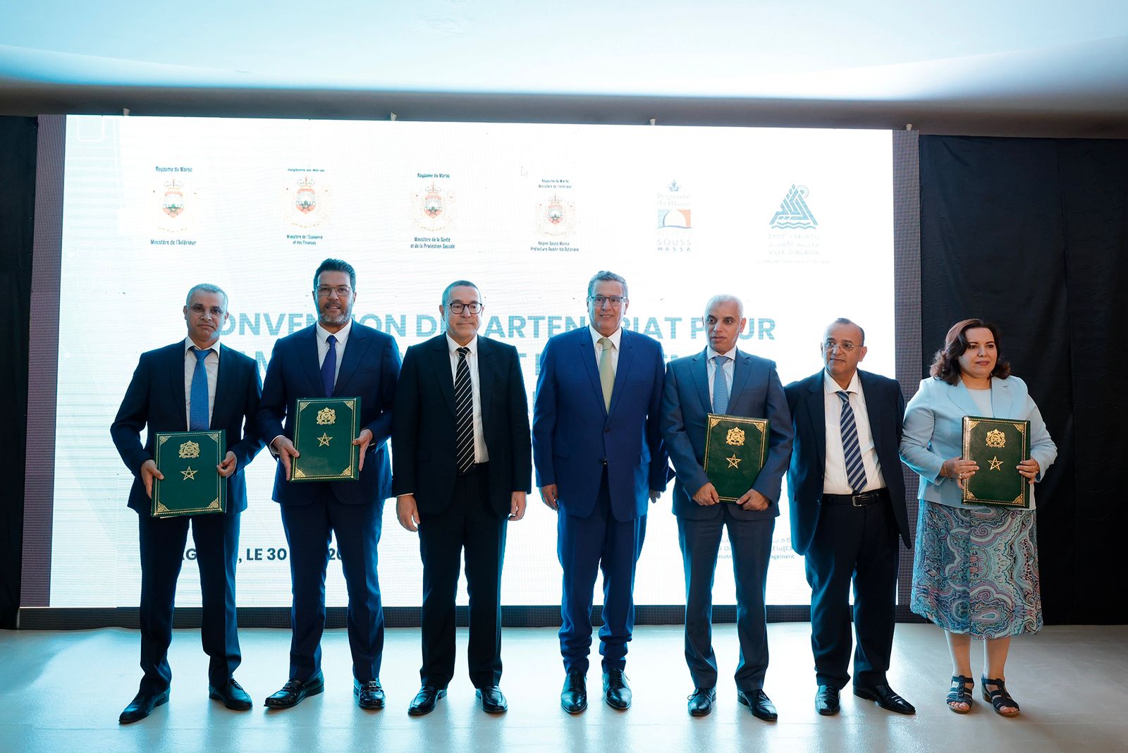 أخنوش يشرف على توقيع اتفاقية شراكة لتهيئة وتجهيز “المركز الاستشفائي الحسن الثاني” بأكادير