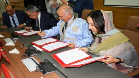 توقيع اتفاقية شراكة “تاريخية” بقيمة 646.3 مليون درهم للارتقاء بالشأن التربوي والرياضي بجهة كلميم وادنون