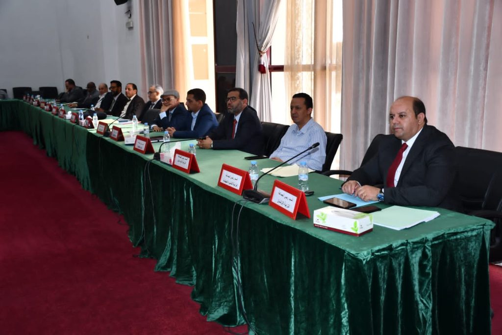 عامل إنزكان يترأس إجتماع موسع حول التصور الاولي لمشروع بناء المحطة الطرقية الجديدة للمسافرين بإنزكان . 