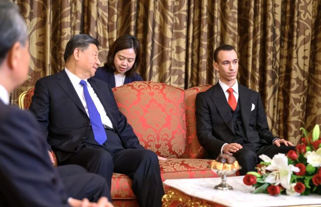 بتعليمات سامية من جلالة الملك، صاحب السمو الملكي ولي العهد الأمير مولاي الحسن يستقبل الرئيس الصيني بالدار البيضاء