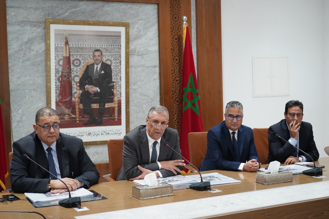 الوالي شوراق يترأس اجتماعا تنسيقيات لتحسين حركة السير والمرور بمنطقة جامع الفنا ومحيطها