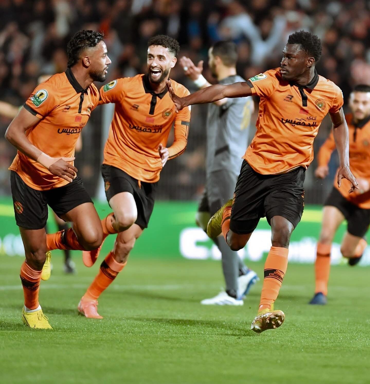 نهضة بركان تضع قدمًا في نهائي كأس الكونفدرالية بعد اكتساح شباب قسنطينة برباعية