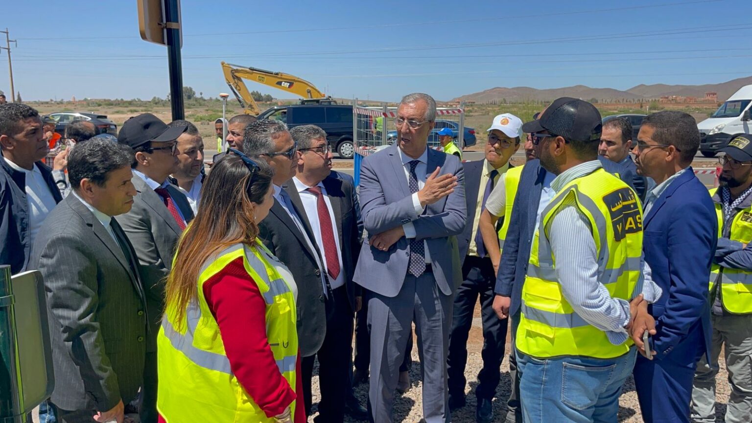 شوراق والي جهة مراكش اسفي يتفقد سير الأشغال المرتبطة بمحيط الملعب الكبير