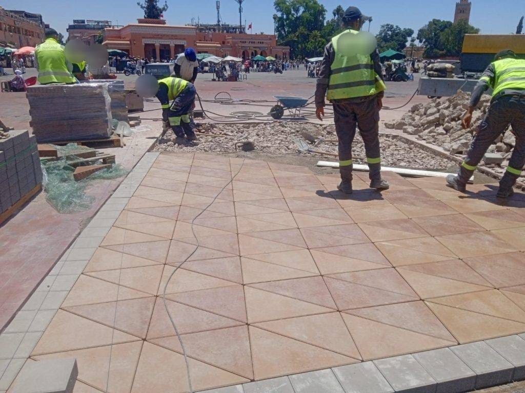 الأشغال مستمرة بساحة جامع الفنا استعدادا لاستقبال ضيوف كأس افريقيا