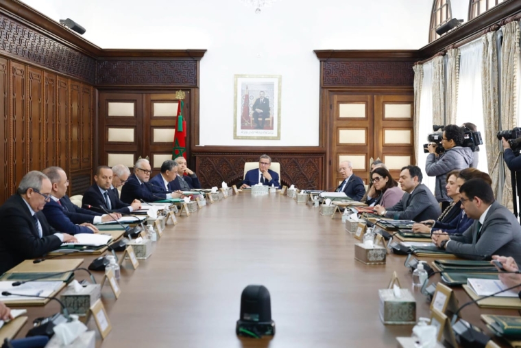 مجلس الحكومة يصادق على مشروع مرسوم يتعلق بمنح أجرة تكميلية للأساتذة الباحثين في الطب والصيدلة وطب الأسنان