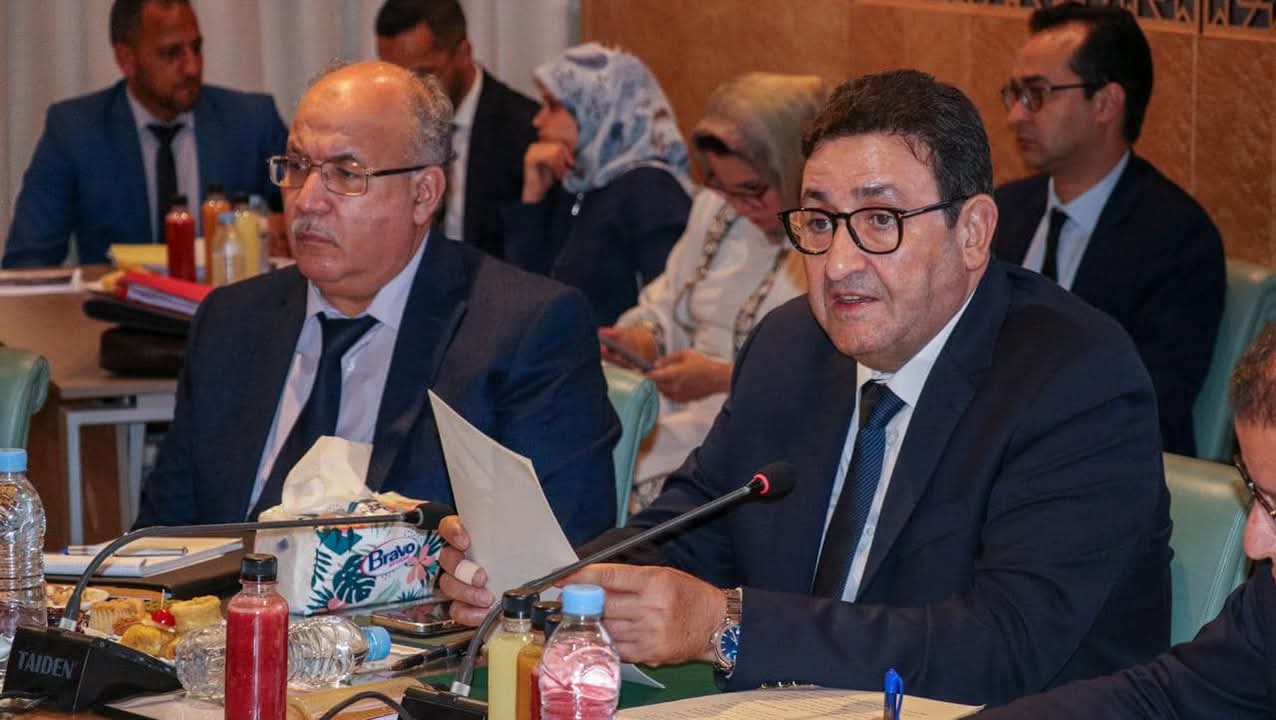 عبدالصمد قيوح وزير النقل واللوجيستيك يعقد اجتماعا مع لجنة البنيات الأساسية والطاقة والمعادن والبيئة والتنمية المستدامة بمجلس النواب