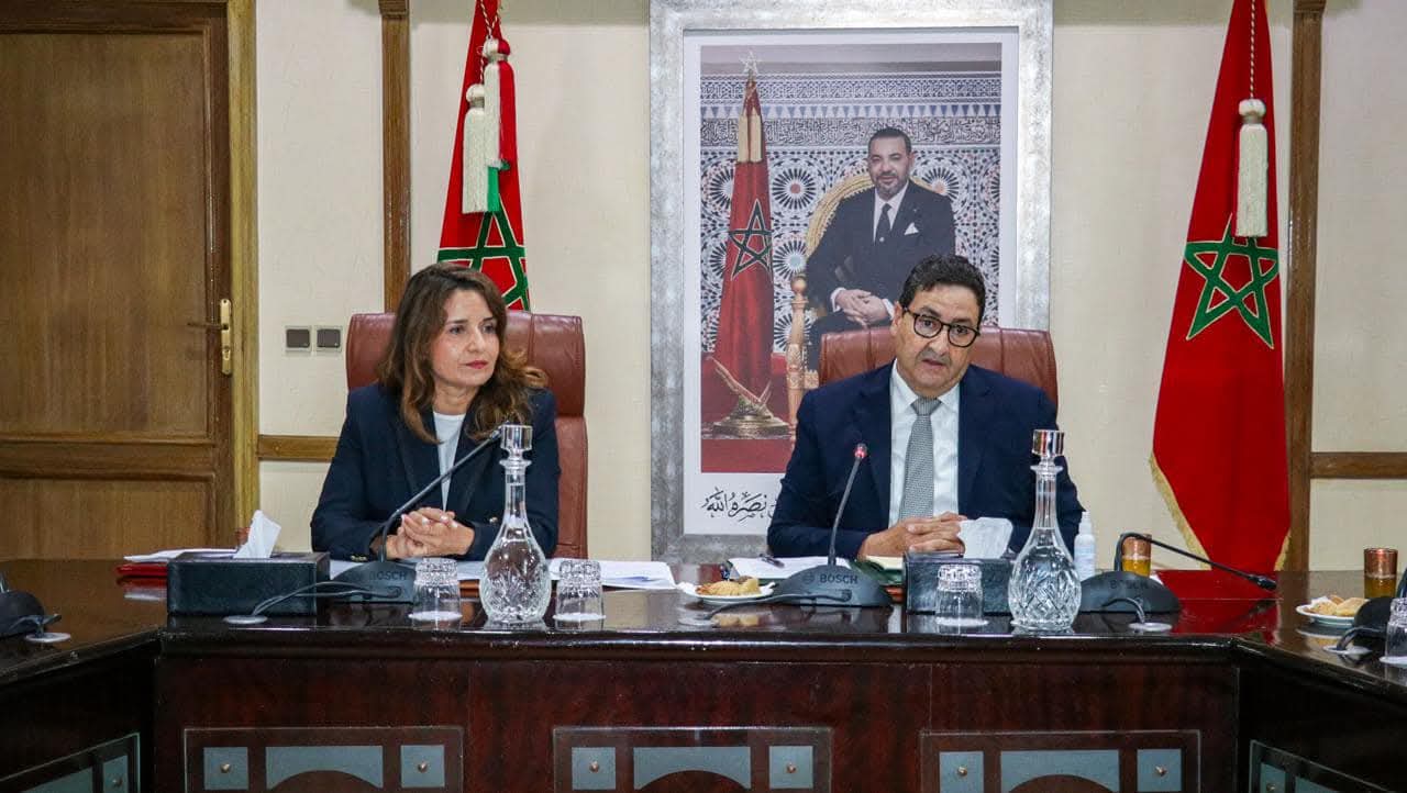 وزير النقل واللوجيستيك عبدالصمد قيوح يترأس إجتماع تنسيقي لبحث التدابير الجديدة في إزالة الكربون من قطاع النقل البحري