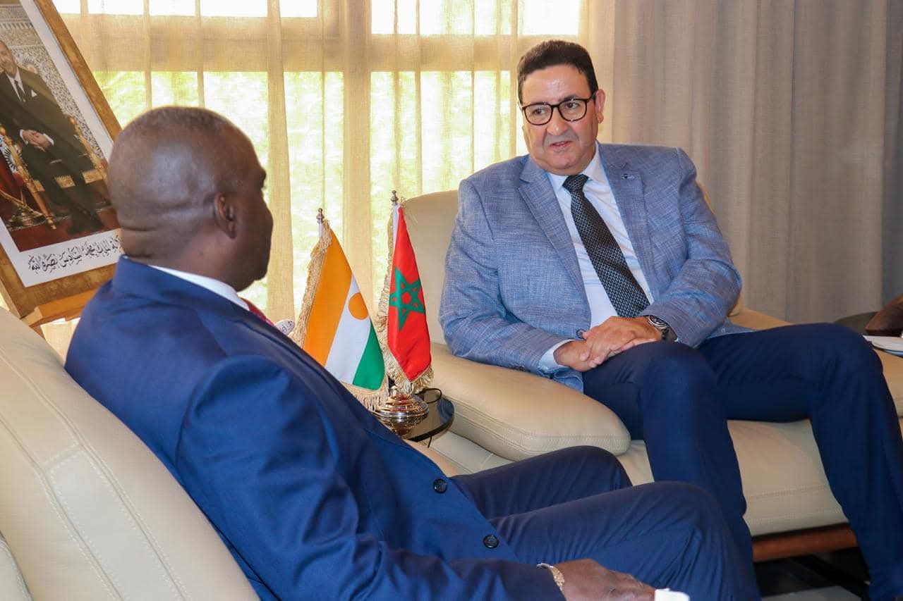 عبدالصمد قيوح وزير النقل واللوجيستيك يستقبل العقيد عبد الرحمان أمادو، وزير النقل والطيران المدني لجمهورية النيجر