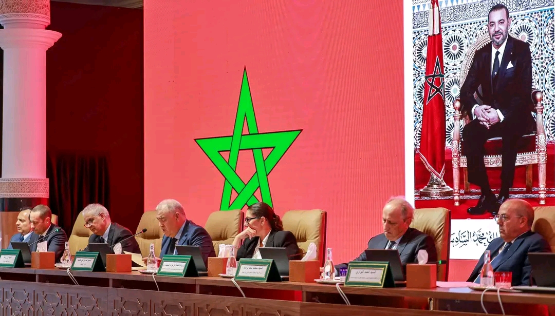 لقاء يجمع عددا من الوزارء والولاة والعمال لتداول السبل الكفیلة بإطلاق جیل جدید من برامج التنمیة الترابیة