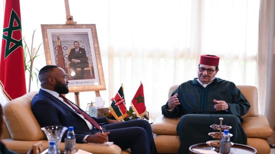 عبدالصمد قيوح وزير النقل واللوجيستيك يجري مباحثات مع  وزير التعدين والاقتصاد الأزرق والشؤون البحرية لجمهورية كينيا