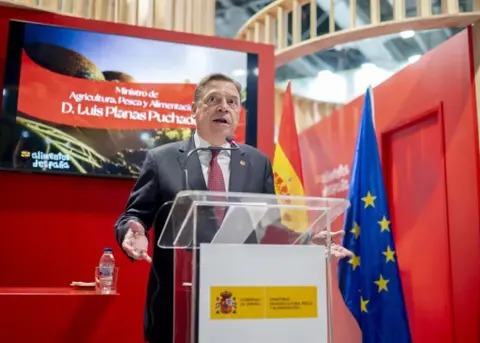 وزير الفلاحة الإسباني يرحب بالاتفاق الأوروبي الجديد مع المغرب يشمل الصحراء المغربية