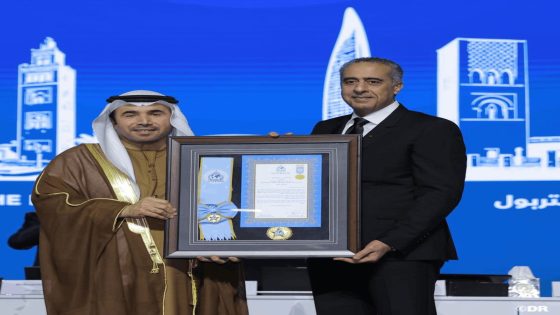 منظمة الأنتربول توشح السيد عبد اللطيف حموشي بوسام الأنتربول من الطبقة العليا