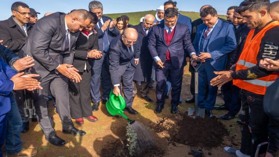 البواري وزير الفلاحة يشرف على إطلاق مشاريع للفلاحة التضامنية تهم تربية الماشية والزراعة الغابوية بمنطقة الرحامنة