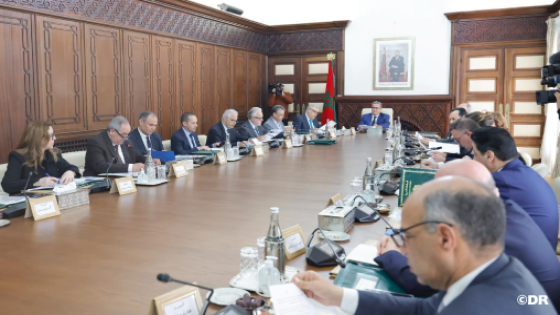 مجلس الحكومة يصادق على مشروع مرسوم يتعلق بميثاق السلوكيات الخاص بأعضاء غرف التجارة والصناعة والخدمات