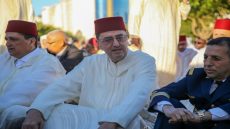 الوالي يونس التازي يؤدي صلاة عيد الأضحى بمسجد السوريين بطنجة.