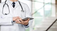 عيادة الدكتور حمزة مرشان الأخصائي في الطب العام تجربة طبية رائدة في خدمة ساكنة بوجدور.