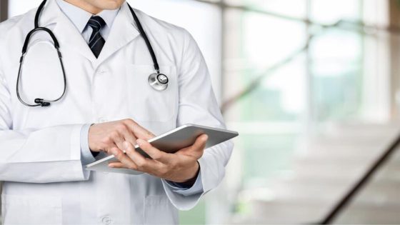 عيادة الدكتور حمزة مرشان الأخصائي في الطب العام تجربة طبية رائدة في خدمة ساكنة بوجدور.
